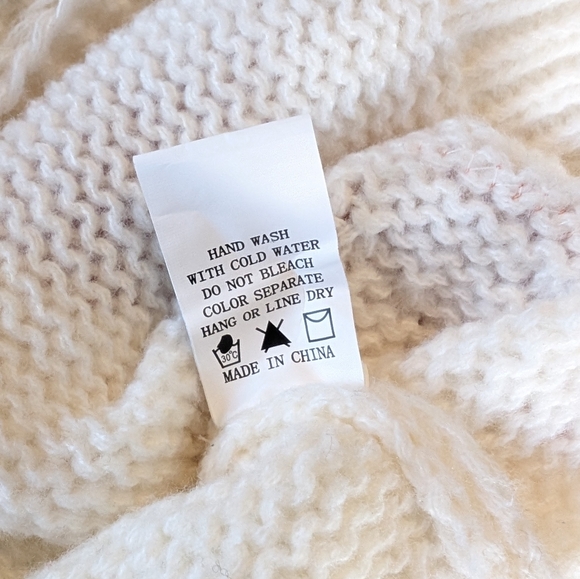 LUNA IVY 3D Heart White Cardigan Size S - Picture 12 of 13